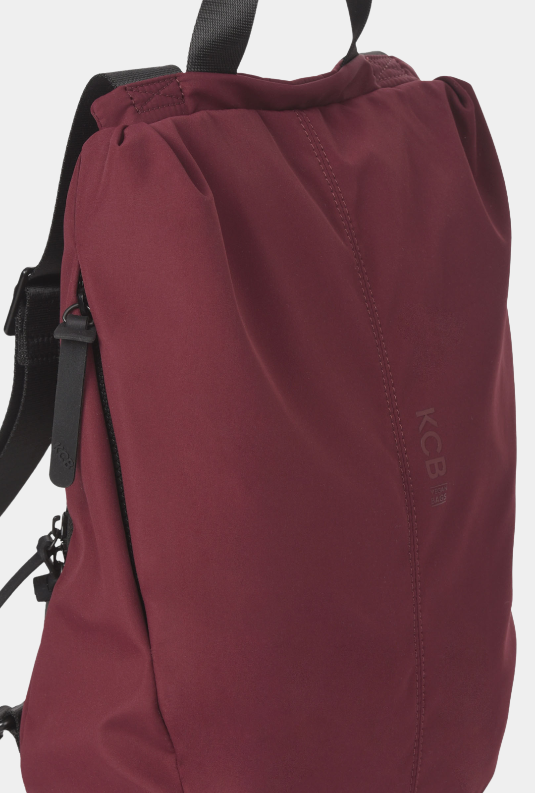 KCB Mochila Antirrobo Grande Cloud color burdeos vista tres cuartos frontal