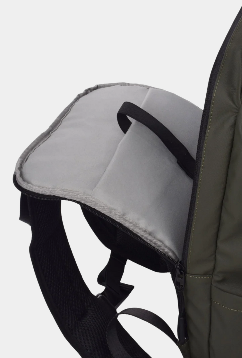 Detalle del compartimento acolchado interior de la KCB Mochila Antirrobo Grande Skid.